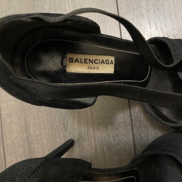 Balenciaga Black Suede T-Strap Open Toe Heels Size 38.5 - Picture 6 of 12